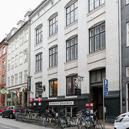 Sanders Arrow - Chic Three-Bedroom Apartment In The Middle Of コペンハーゲン エクステリア 写真