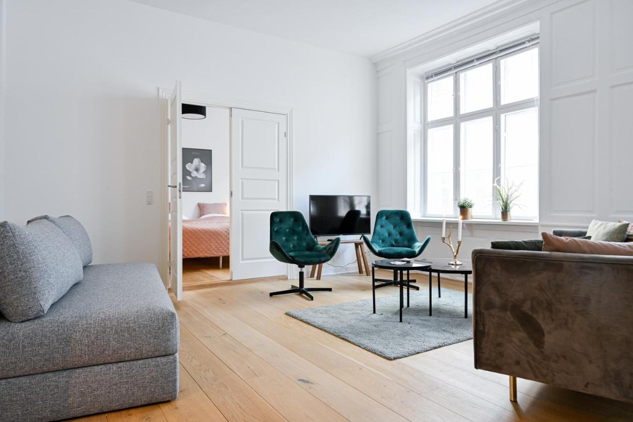 Sanders Arrow - Chic Three-Bedroom Apartment In The Middle Of コペンハーゲン エクステリア 写真